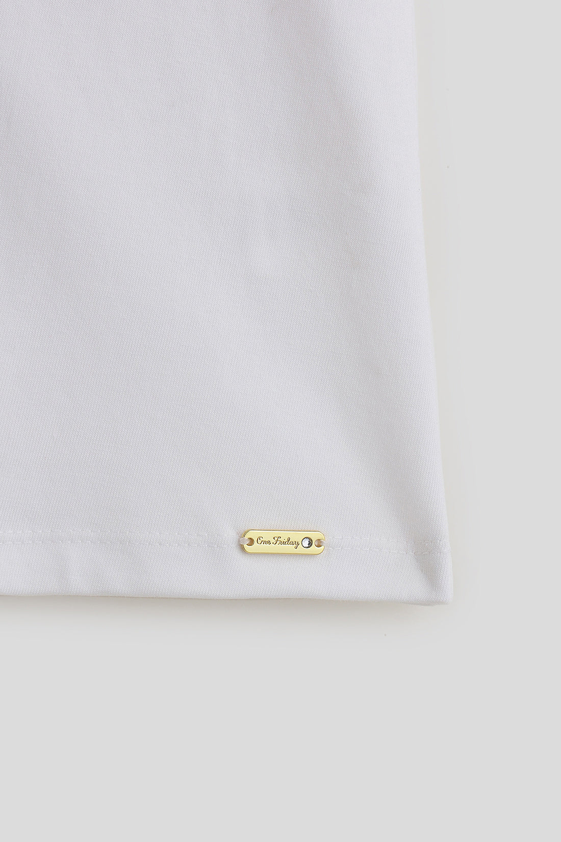 Girls White Regular Fit Sleeveless Solid Tops / One Friday