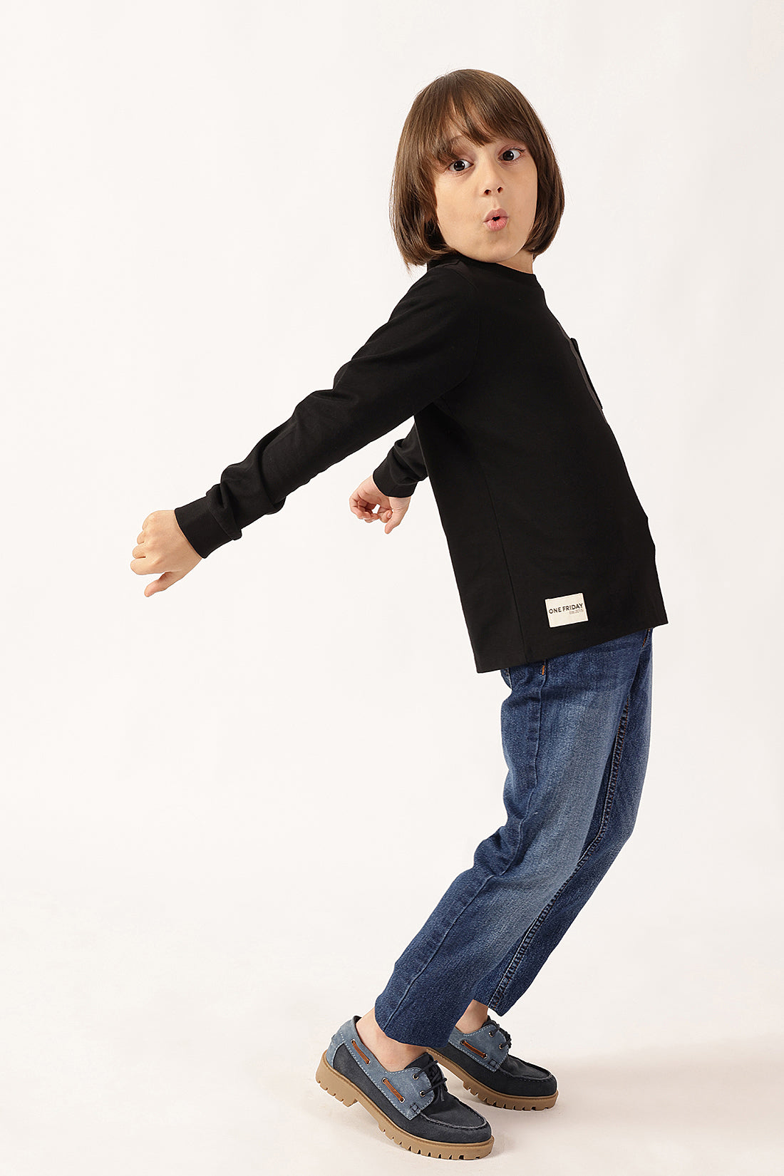 Boys Black Solid Round Neck Cotton T-Shirt