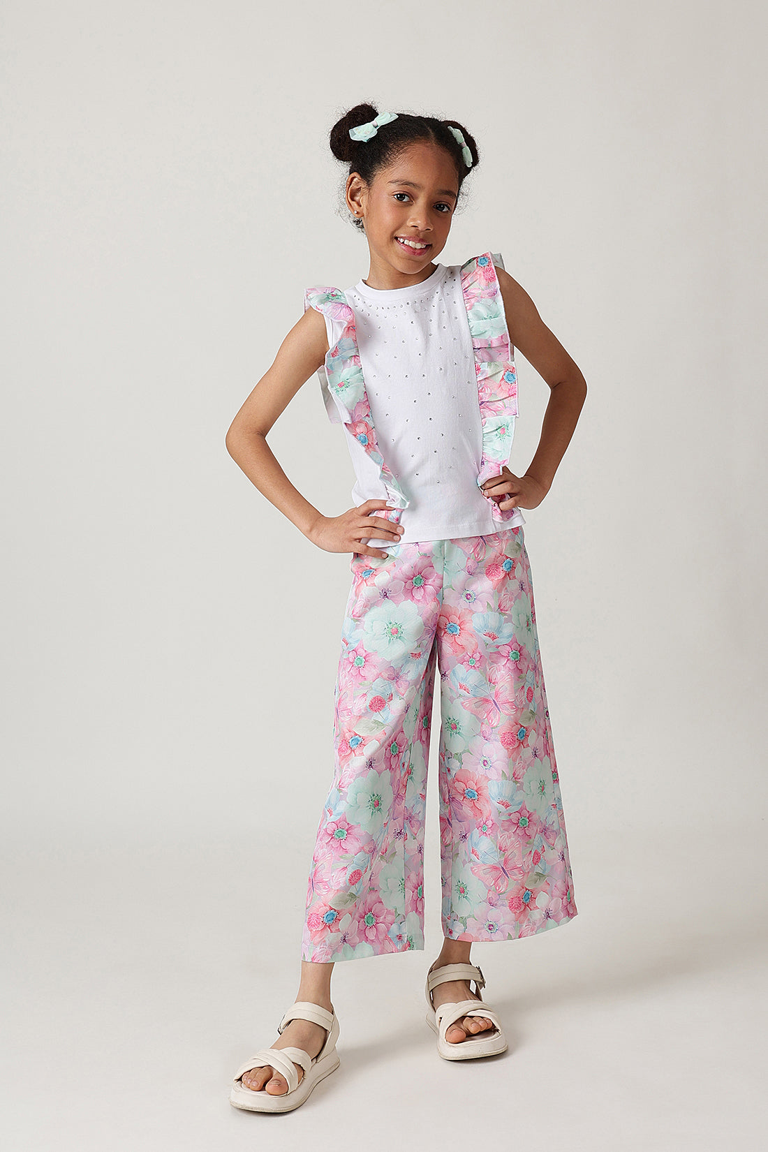 Girls White Regular Sleeveless Solid Top by One Friday