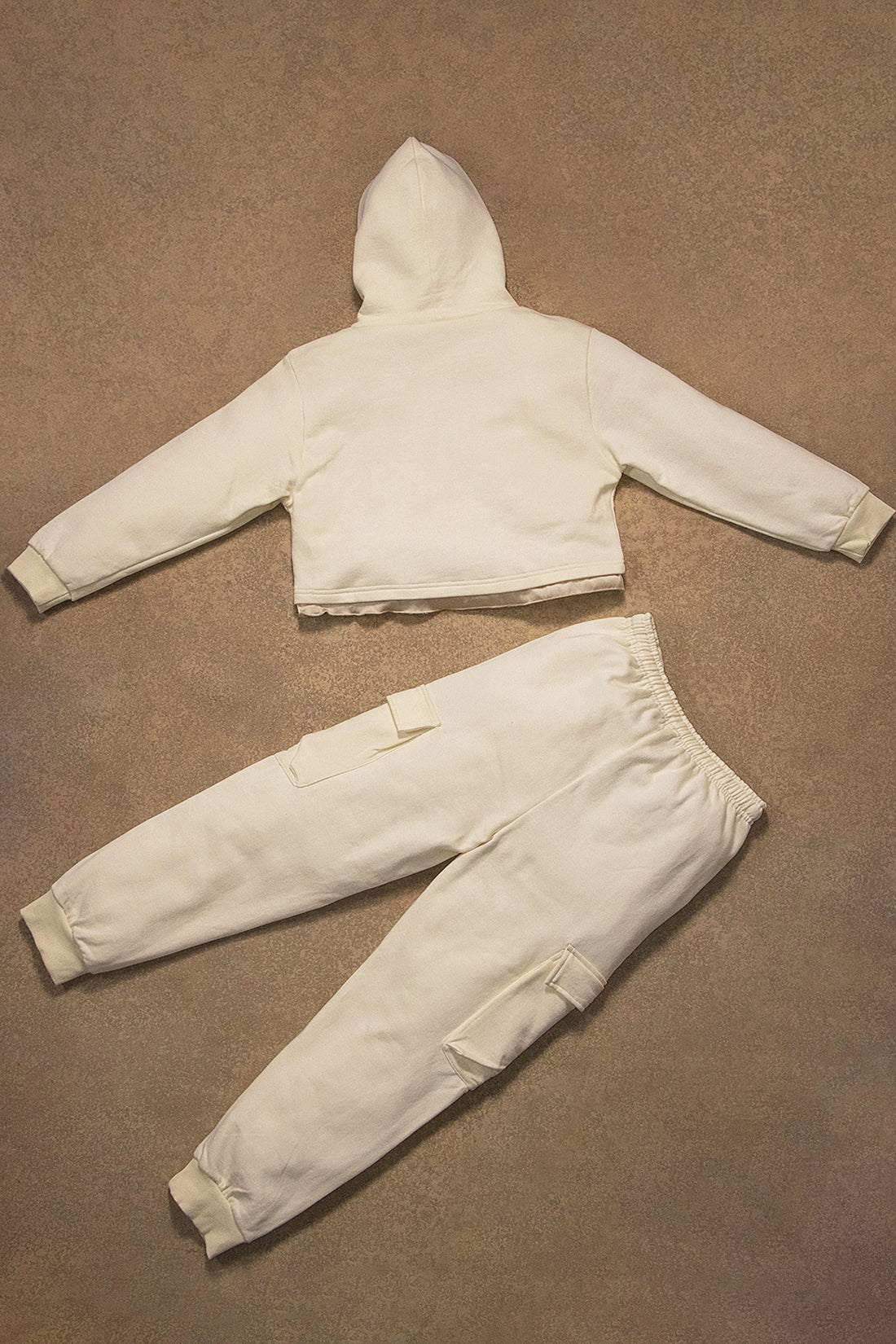 Girls Off White Solid Sweatshirt With Trouser