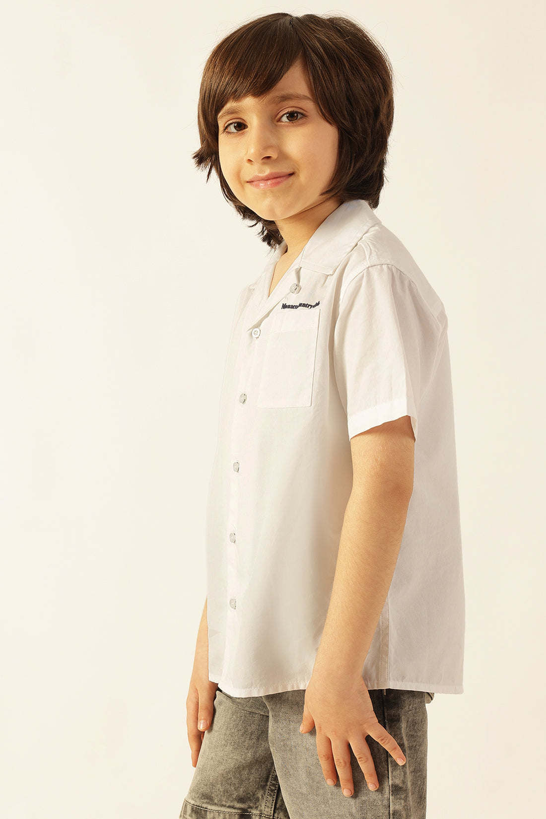 लड़कों के लिए सफ़ेद प्रिंटेड कॉटन शर्ट