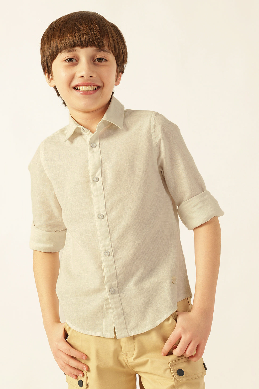 लड़कों की सफेद सॉलिड कॉटन शर्ट