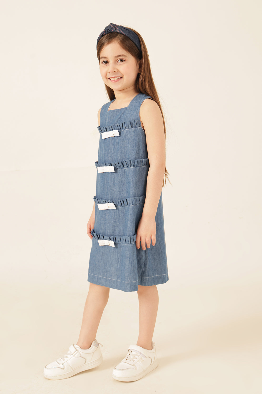 लड़कियों के लिए नीले कॉटन डेनिम की पोशाक