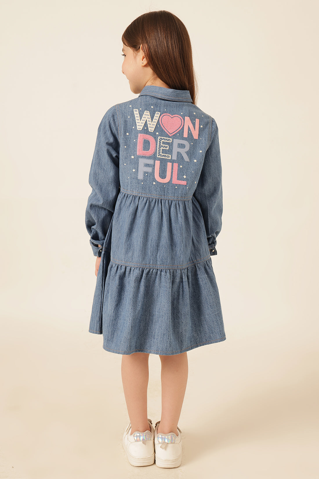 लड़कियों की नीली डेनिम शर्ट कॉलर वाली ड्रेस