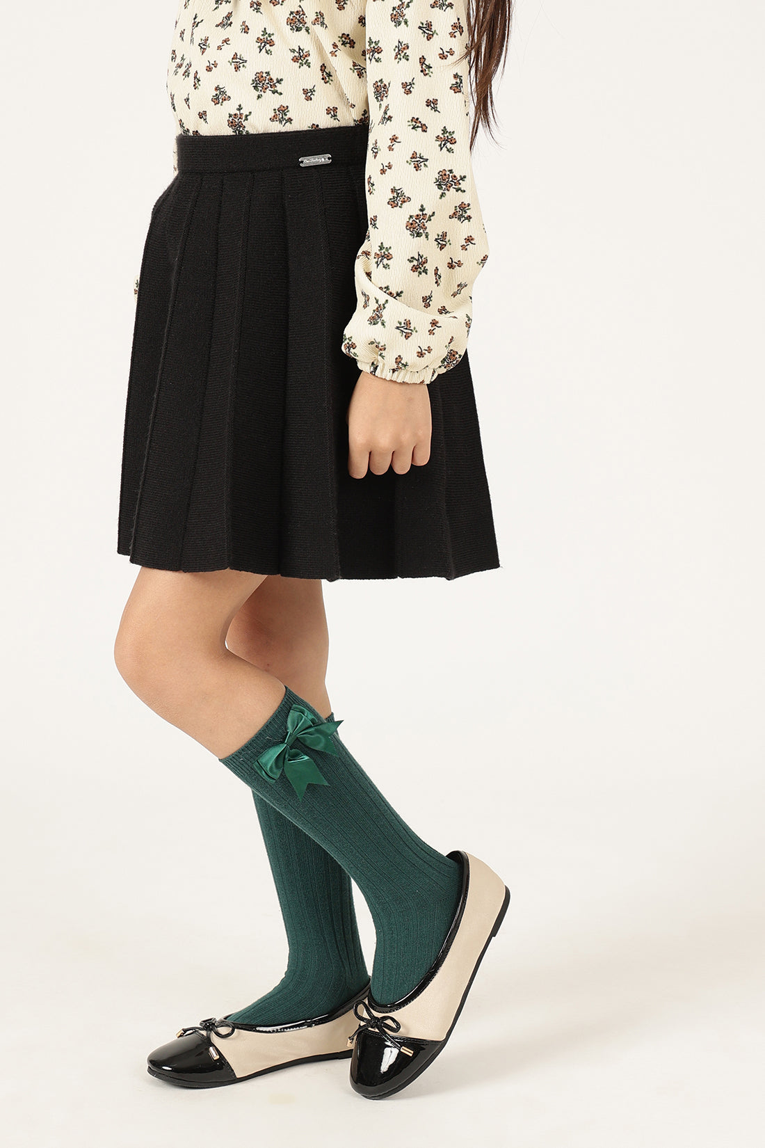 Girls Black Solid Knit Skirt – Cozy Winter Wear