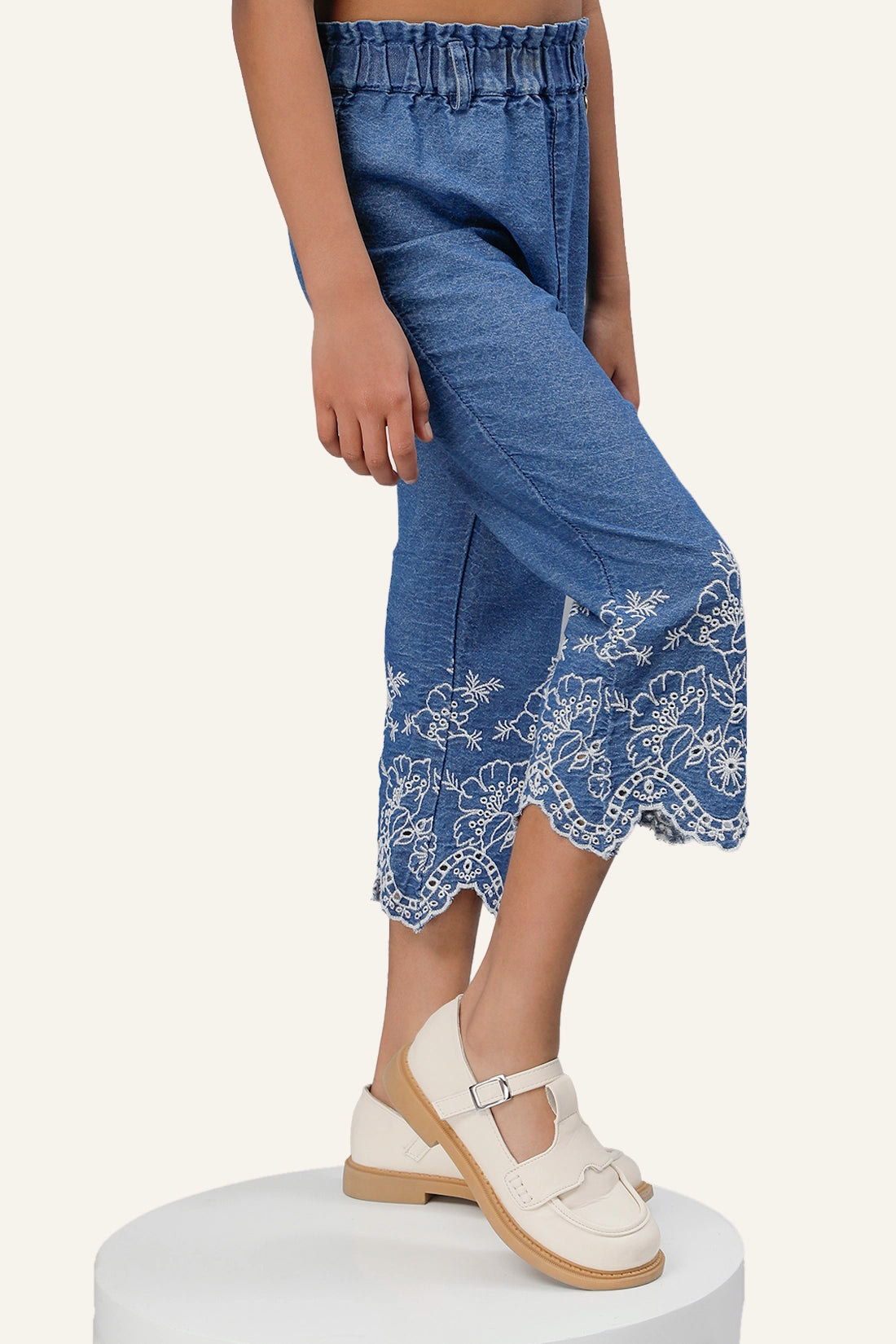 Girls Embroidered Capri Pant