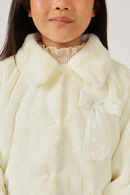 Girls Off White Fur Buttoned Shirt Collar Overcoat | One Friday