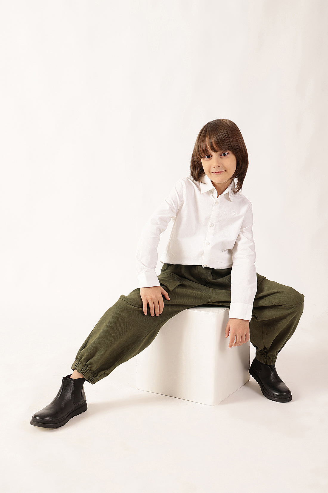 Boys Olive Solid Cotton Woven Trousers
