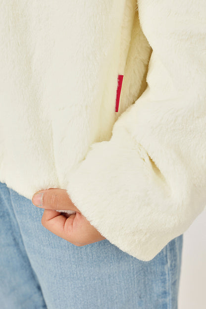 Girls Off White Fur Buttoned Shirt Collar Overcoat | One Friday