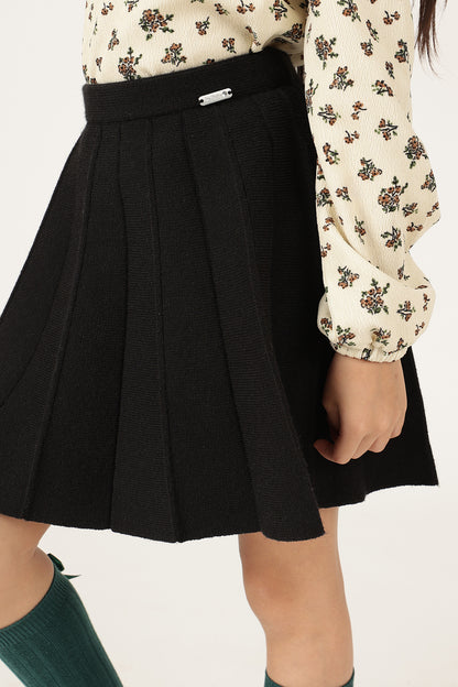 Girls Black Solid Knit Skirt – Cozy Winter Wear