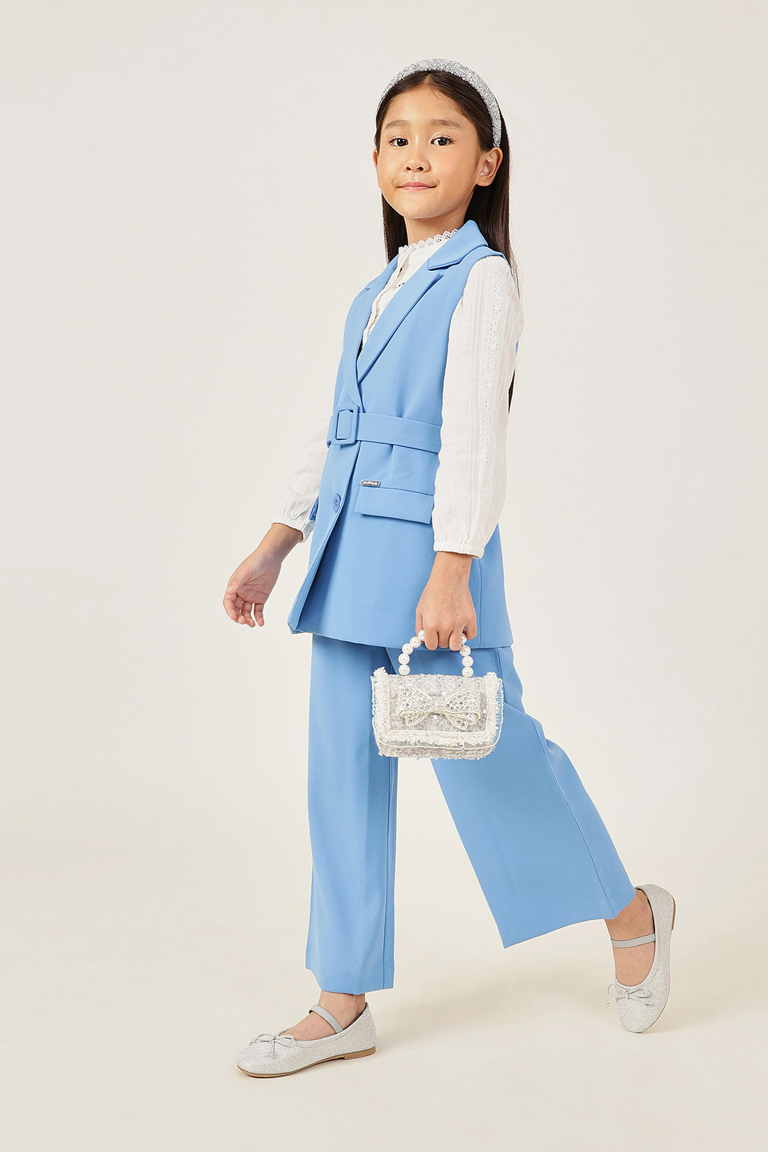 Girls Blue Solid Sleeveless V-Neck Jacket